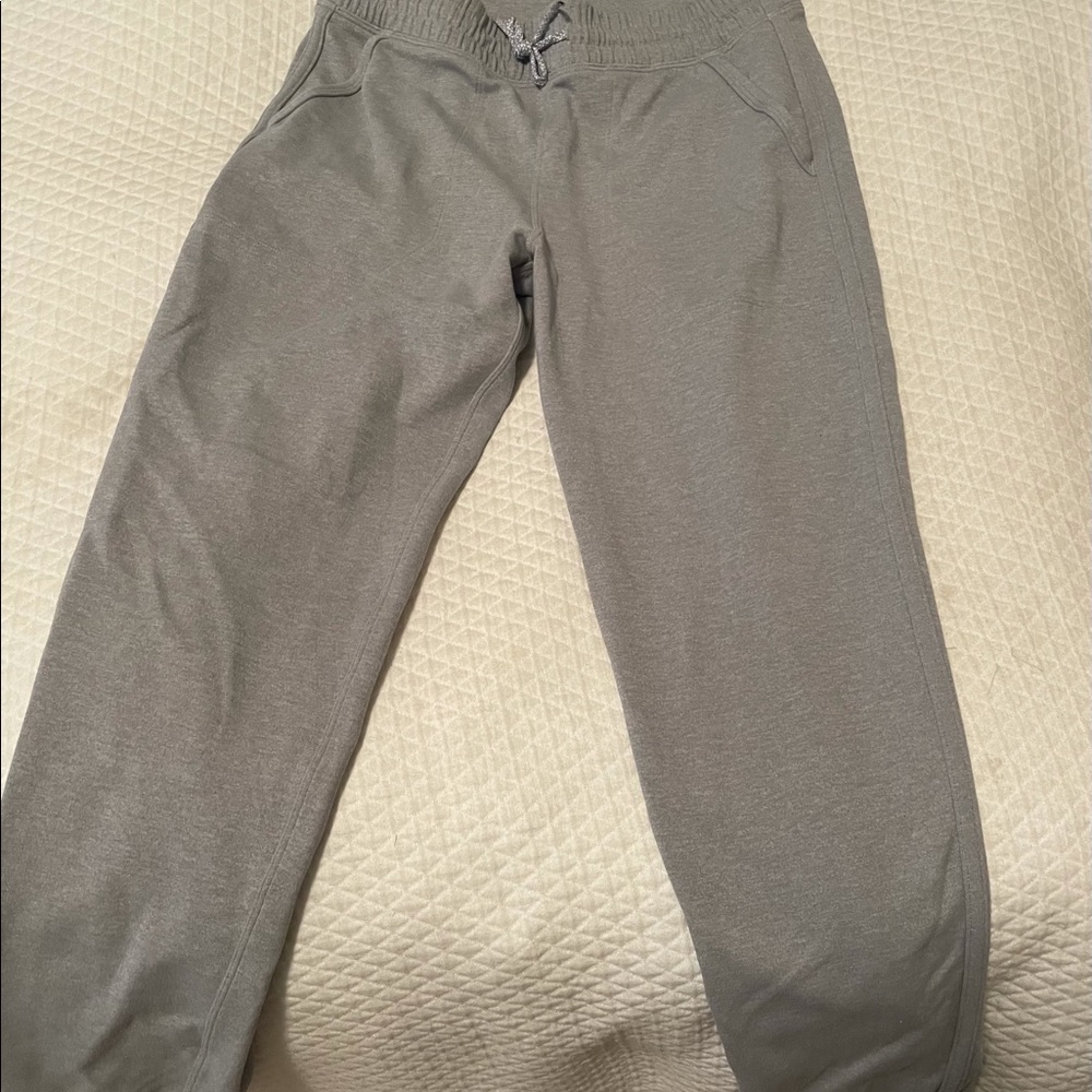 Girls lululemon joggers